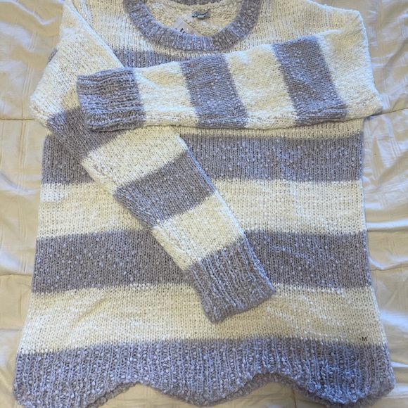 Sweater - Picture 3 of 3
